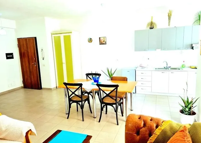 Sea * Wlora
